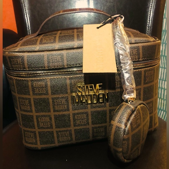 Steve Madden Bags Nwt 2pc Steve Madden Travel Bag With Round